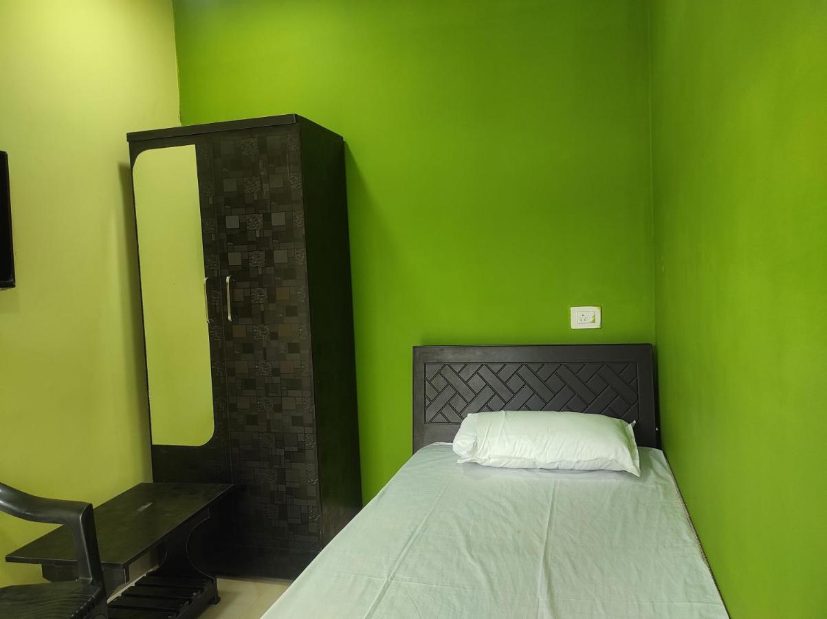 Hotel Sk Lodge Near Guwahati Airport Kültér fotó